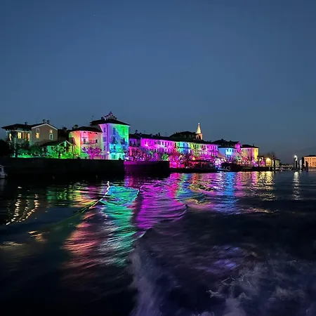 Camelie With Private